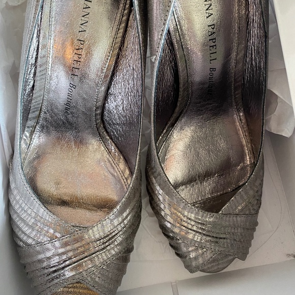 🪩 NWOT! Adrianna Papell Boutique Gunmetal metallic fanatic 3.5" heel - Picture 5 of 6